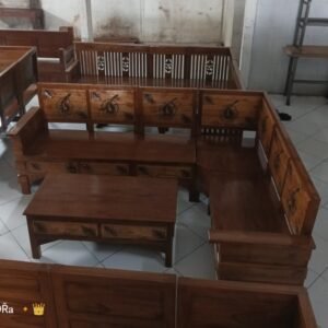 Kursi Sudut Ukiran Timbul Motif Bunga Coklat Natural