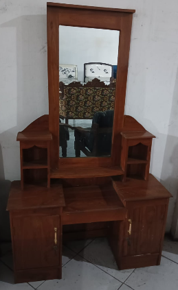 Bupet Rias / Meja Rias