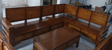 Kursi Sudut Motif Kotak Kotak