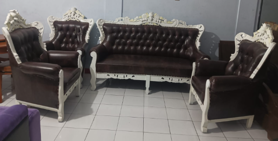Sofa Tamu Bergaya Klasik