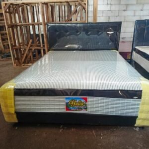 Yulia Springbed (putih garis hitam)